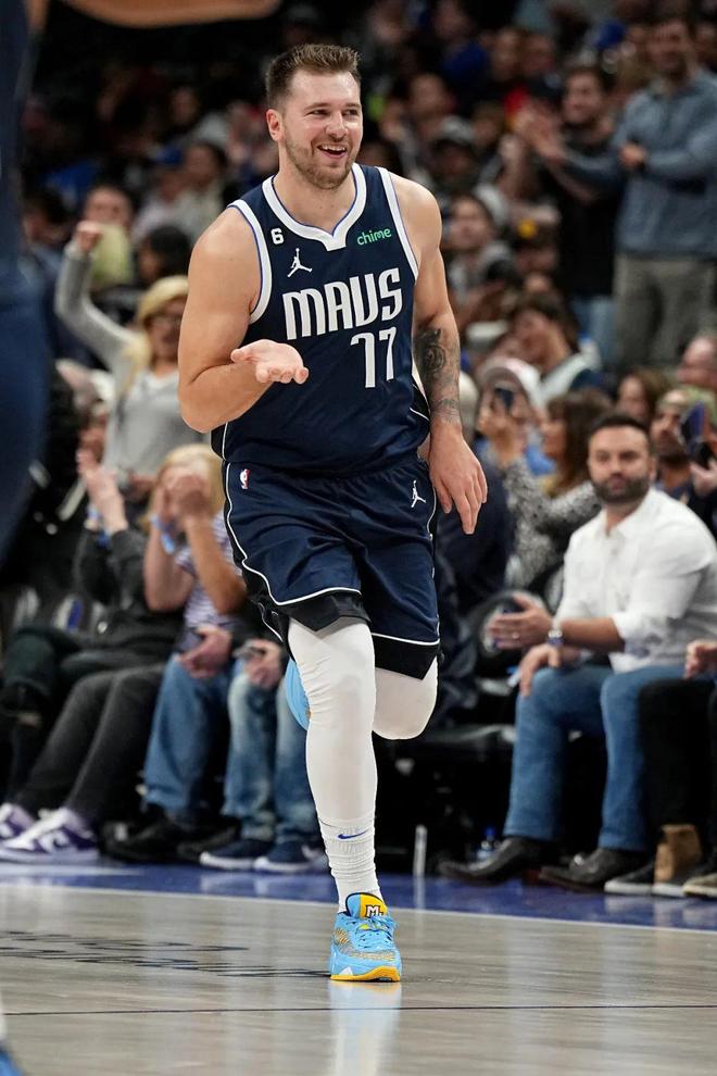 英雄联盟-达拉斯独行侠发布备战花絮，今晚内部沟通，CBA常规赛任务艰巨，球探报告显示潜力的简单介绍